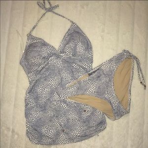 A Pea in a Pod maternity swimsuit